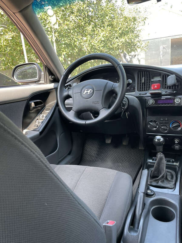 Седан Hyundai Elantra 2005 в Чернигове