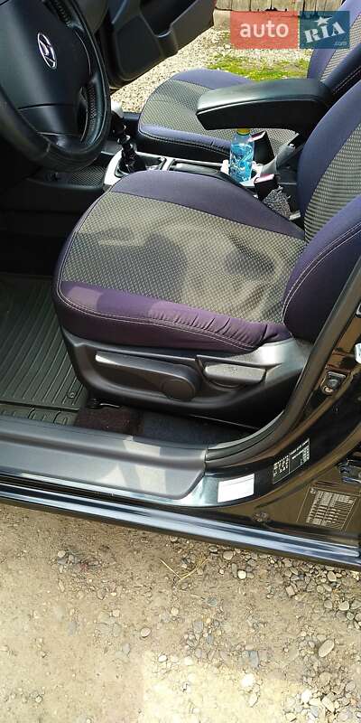 Седан Hyundai Elantra 2008 в Дунаевцах