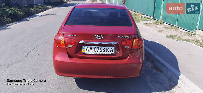 Седан Hyundai Elantra 2010 в Фастове