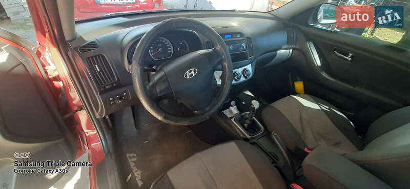 Седан Hyundai Elantra 2010 в Фастове