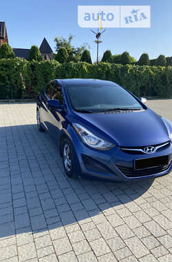 Седан Hyundai Elantra 2015 в 
