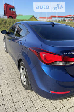 Седан Hyundai Elantra 2015 в 