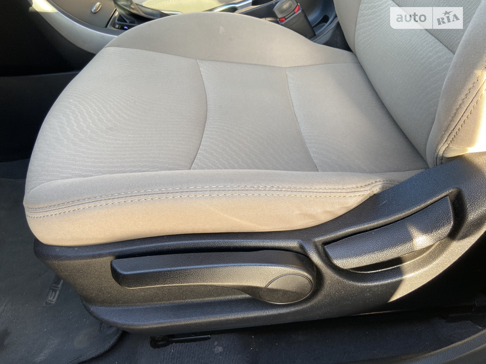 2015 Hyundai Elantra - мініатюра 28