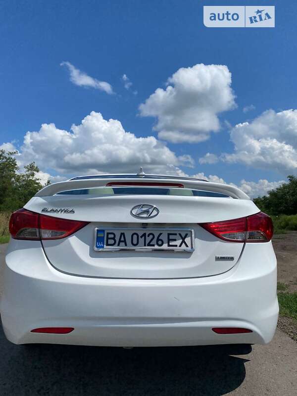 Седан Hyundai Elantra 2012 в Кропивницком