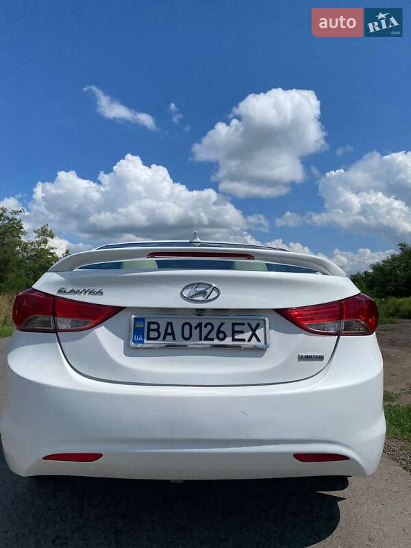 Hyundai Elantra 2012