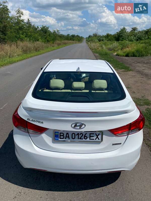 Седан Hyundai Elantra 2012 в Кропивницком