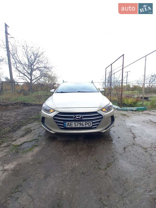 Седан Hyundai Elantra 2017 в Днепре