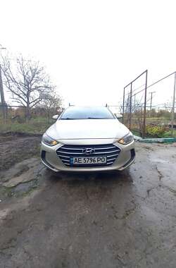 Седан Hyundai Elantra 2017 в Дніпрі