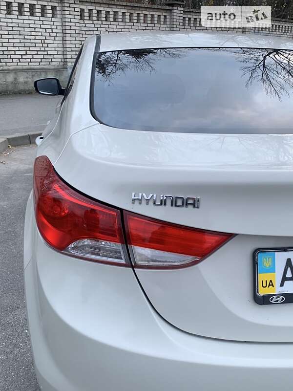 Седан Hyundai Elantra 2013 в Вінниці