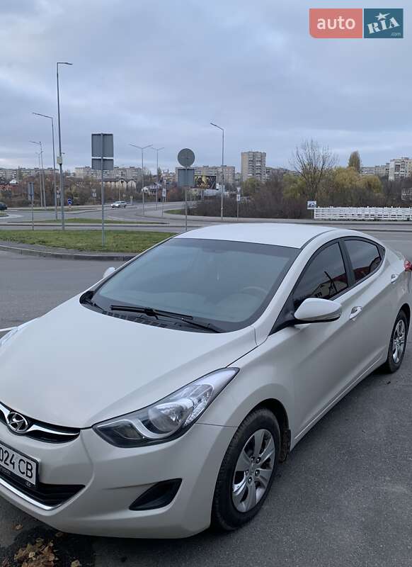 Седан Hyundai Elantra 2013 в Вінниці