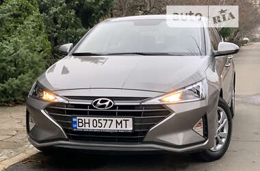 Седан Hyundai Elantra 2020 в 