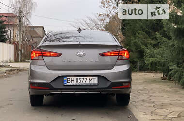 Седан Hyundai Elantra 2020 в 