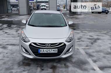 Хэтчбек Hyundai Elantra 2012 в Киеве