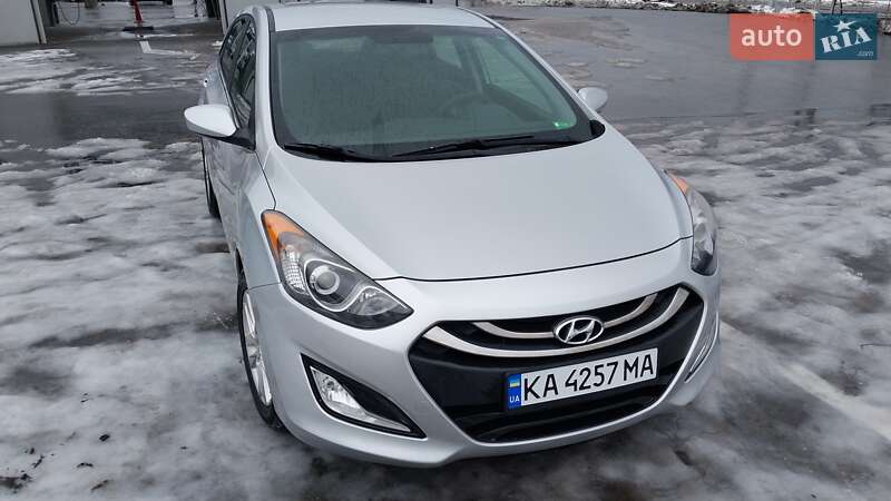 Хэтчбек Hyundai Elantra 2012 в Киеве