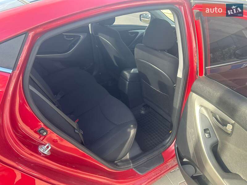Седан Hyundai Elantra 2014 в Черновцах