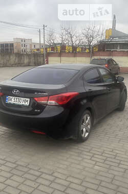 Седан Hyundai Elantra 2012 в Ровно