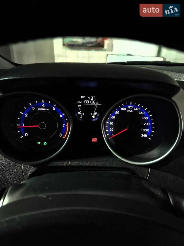 Седан Hyundai Elantra 2012 в Измаиле