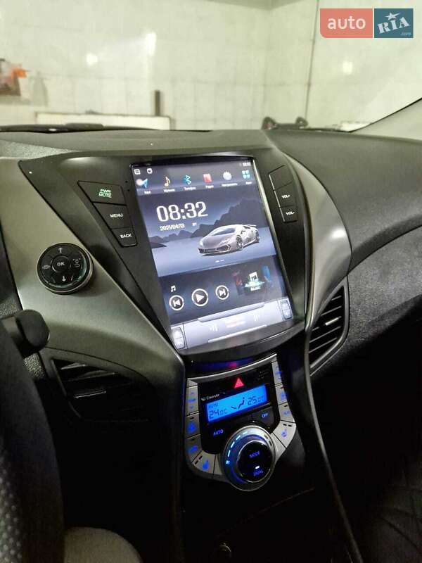 Седан Hyundai Elantra 2012 в Измаиле