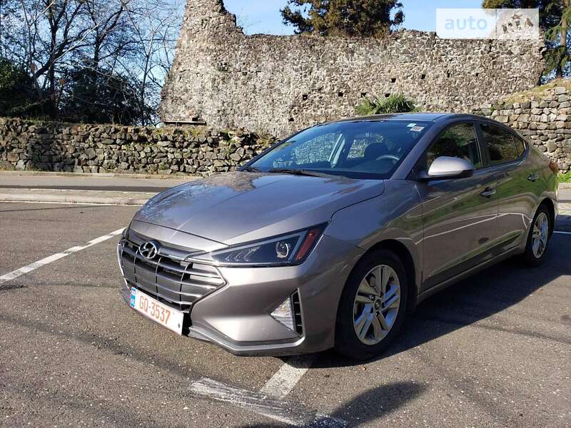 Седан Hyundai Elantra 2019 в Одессе