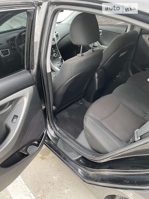 Седан Hyundai Elantra 2015 в Києві