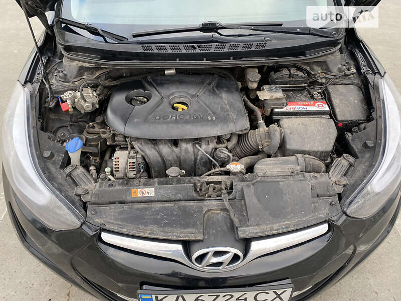 Седан Hyundai Elantra 2015 в Києві