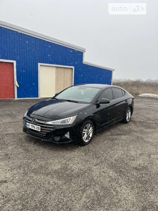 Седан Hyundai Elantra 2019 в Днепре