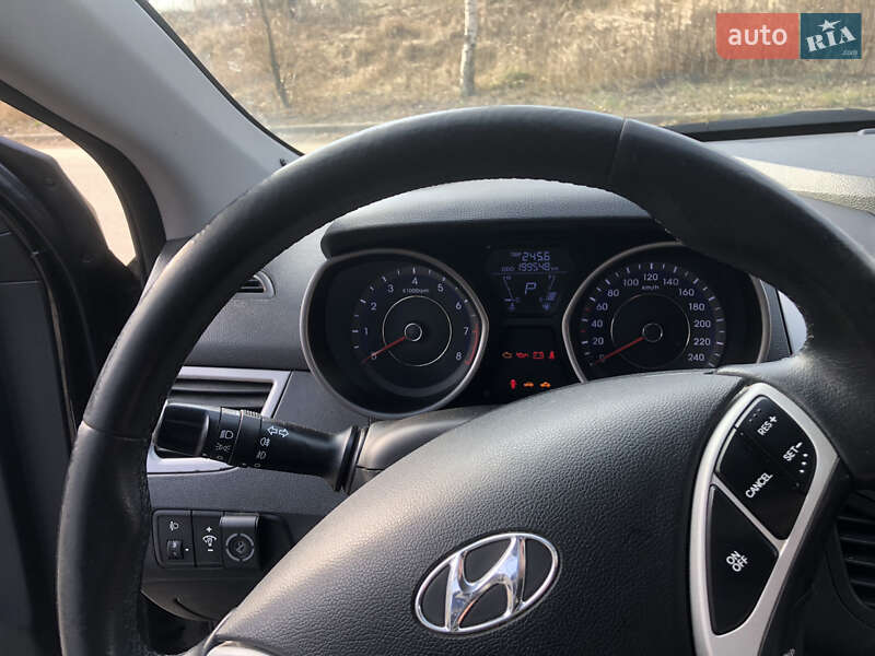 Седан Hyundai Elantra 2011 в Буче