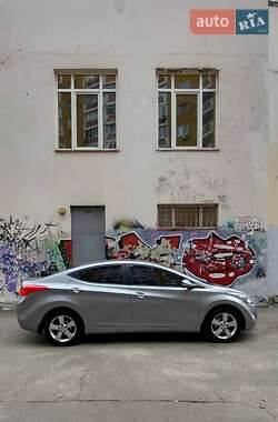 Седан Hyundai Elantra 2013 в Киеве
