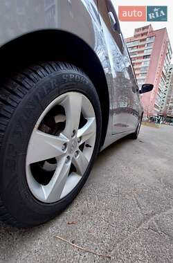 Седан Hyundai Elantra 2013 в Киеве