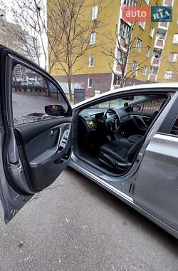 Седан Hyundai Elantra 2013 в Киеве