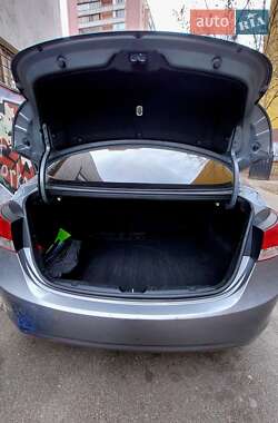 Седан Hyundai Elantra 2013 в Киеве