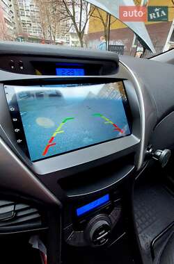 Седан Hyundai Elantra 2013 в Киеве