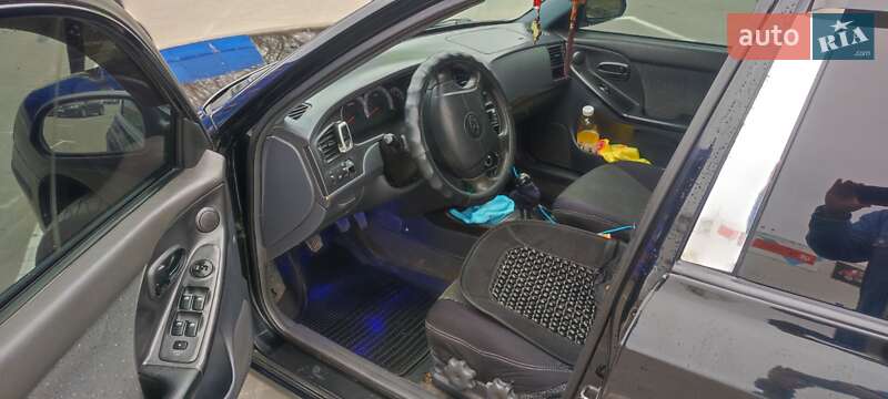 Хэтчбек Hyundai Elantra 2001 в Борисполе