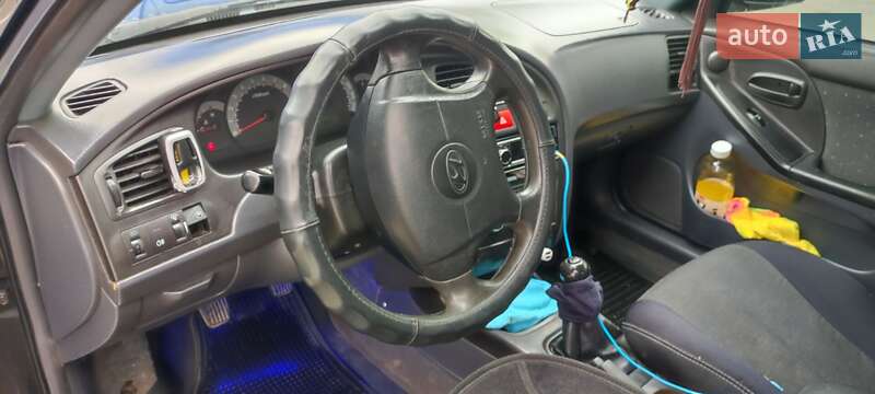 Хэтчбек Hyundai Elantra 2001 в Борисполе