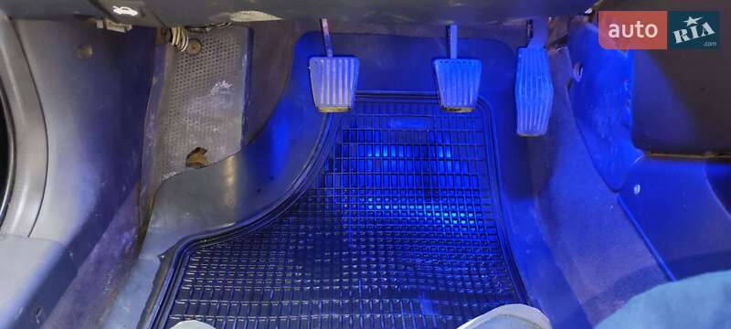 Хэтчбек Hyundai Elantra 2001 в Борисполе