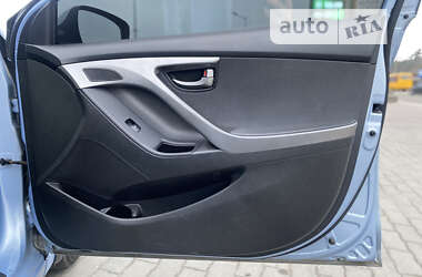 Седан Hyundai Elantra 2013 в Ирпене