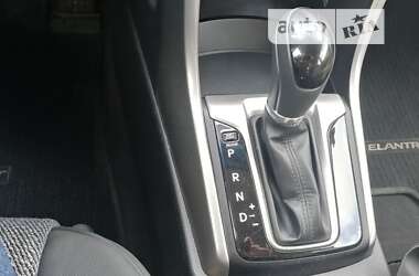 Хэтчбек Hyundai Elantra 2015 в Одессе