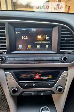 Седан Hyundai Elantra 2017 в Полтаве