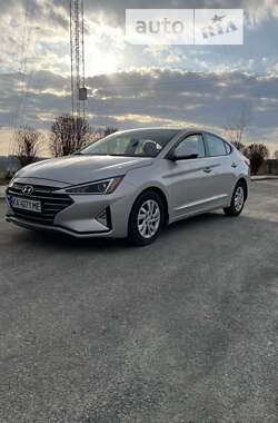 Седан Hyundai Elantra 2019 в Києві