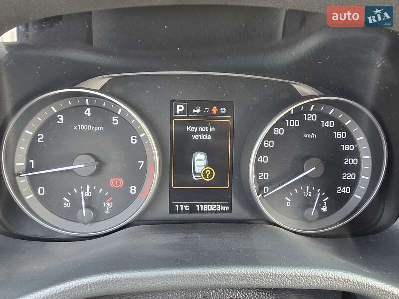 Седан Hyundai Elantra 2016 в Макарове