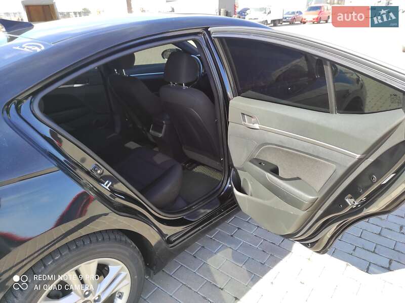 Седан Hyundai Elantra 2018 в Виннице
