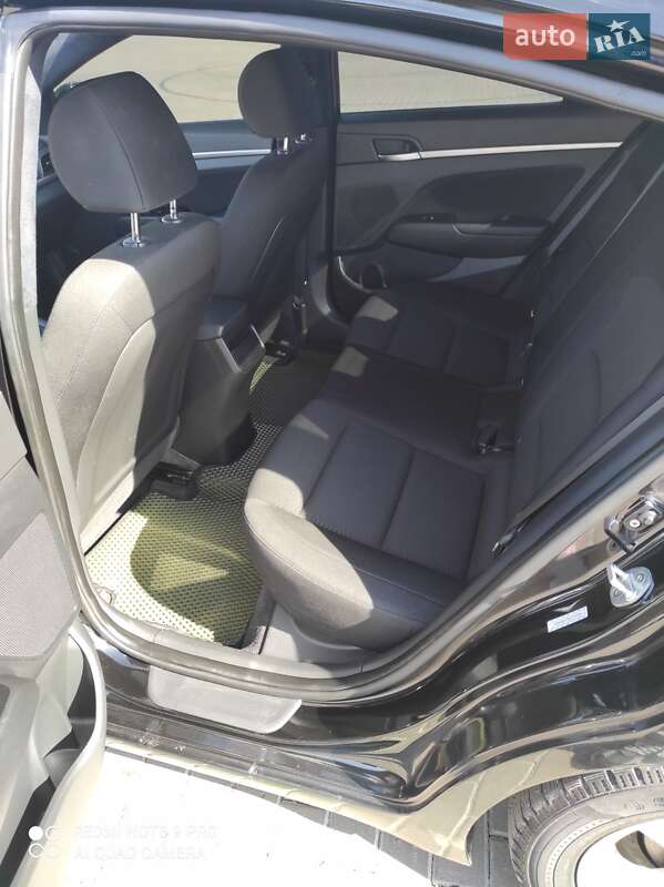 Седан Hyundai Elantra 2018 в Виннице
