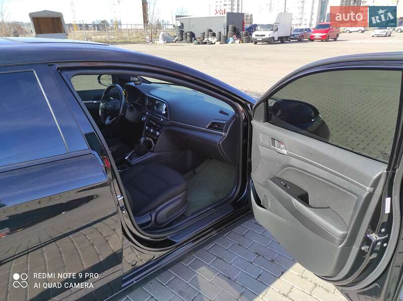 Седан Hyundai Elantra 2018 в Виннице