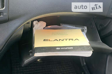 Седан Hyundai Elantra 2010 в Виннице