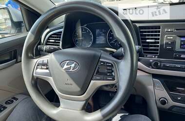 Седан Hyundai Elantra 2016 в Полтаве