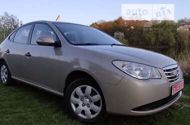 Седан Hyundai Elantra 2010 в Виннице