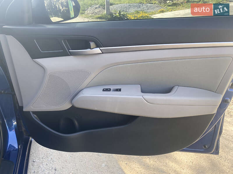 Седан Hyundai Elantra 2016 в Дніпрі фото 30 Седан Hyundai Elantra 2016 в Дніпрі