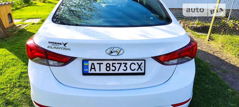 Седан Hyundai Elantra 2014 в Ивано-Франковске