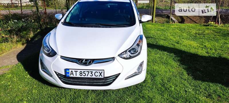 Седан Hyundai Elantra 2014 в Ивано-Франковске