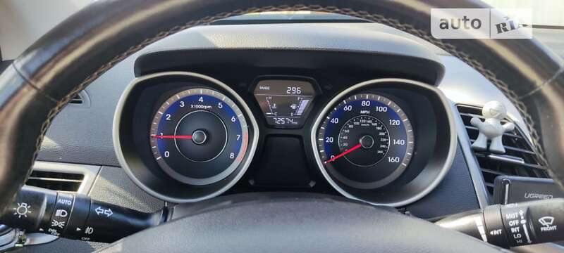 Седан Hyundai Elantra 2014 в Ивано-Франковске